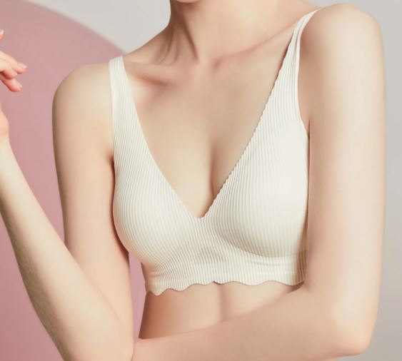 胸の大きい女性（巨乳女子）は貧乳より汗をかきにくいとの逆説的な研究結果 16439 14